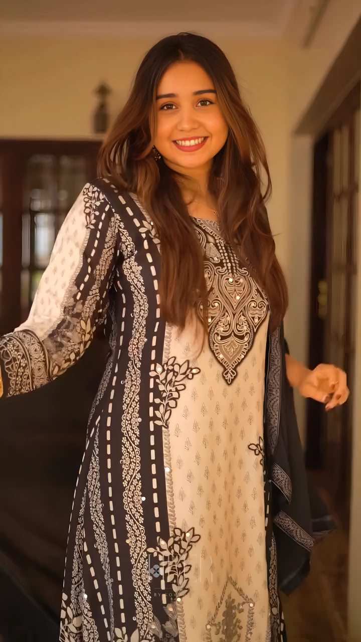 Dazzling 3-peice cotton Suite