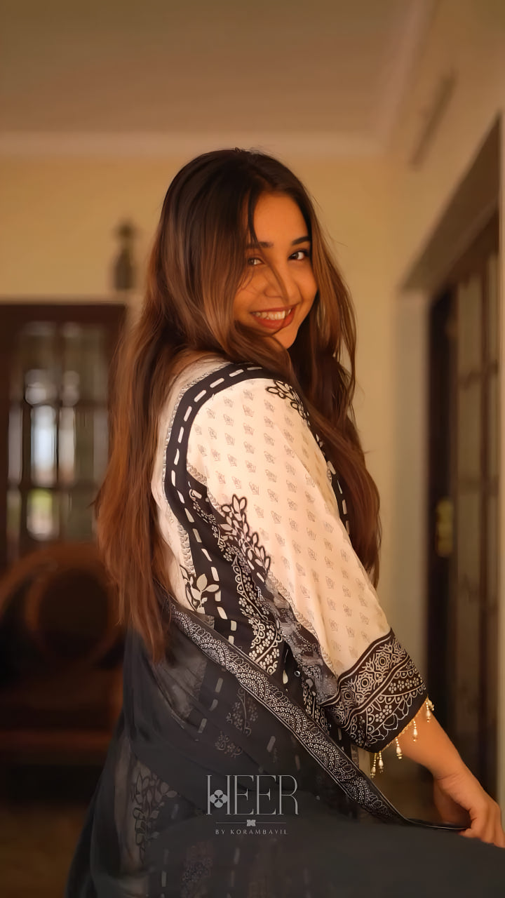 Dazzling 3-peice cotton Suite